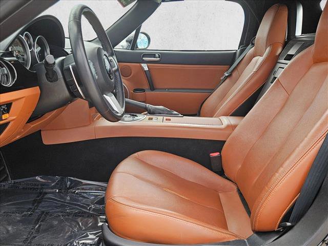 Used 2006 MAZDA MX-5 Miata Grand Touring w/ Premium Pkg image 18