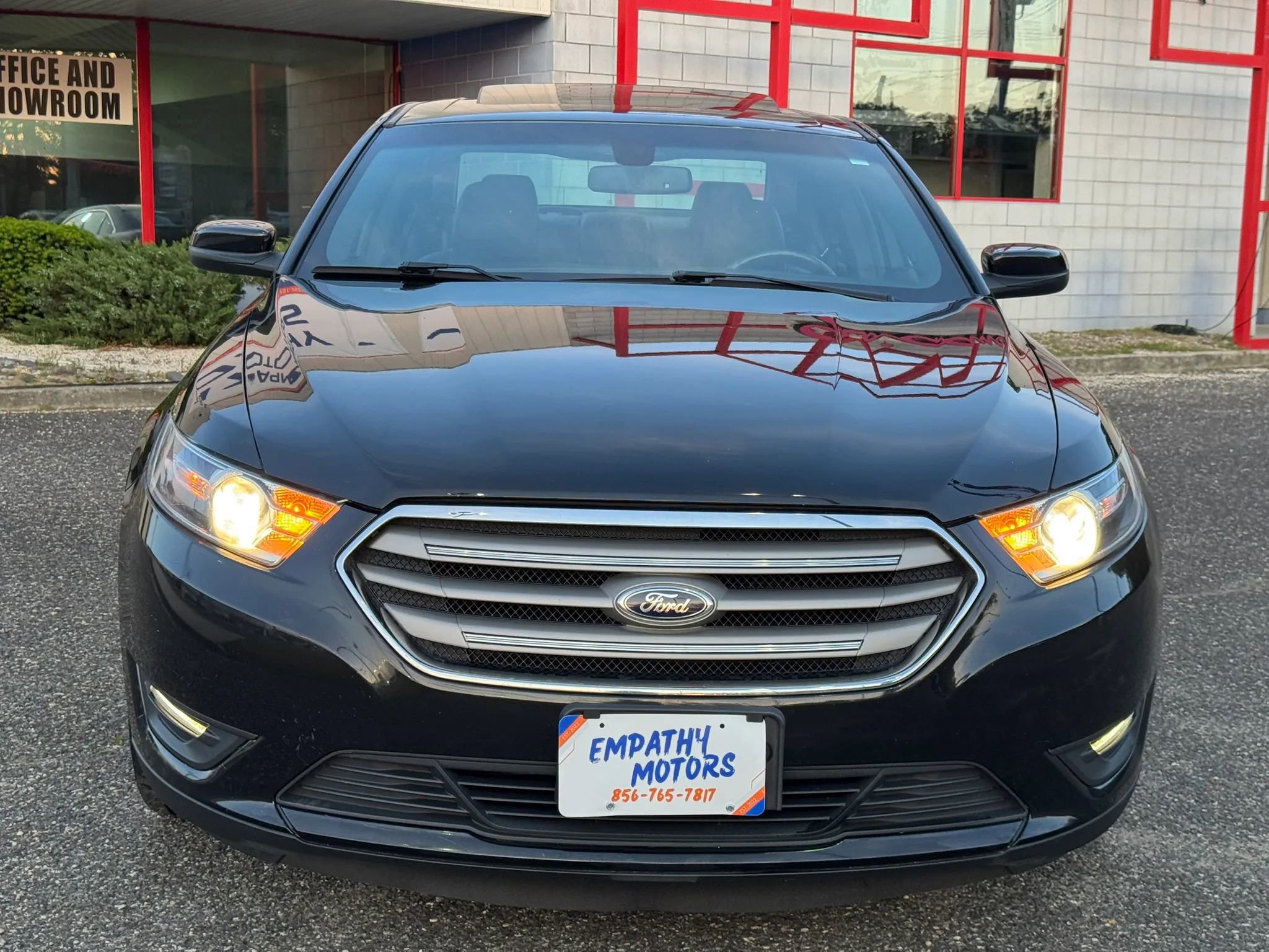 Used 2015 Ford Taurus SEL w/ Equipment Group 201A AWD/4WD image 8