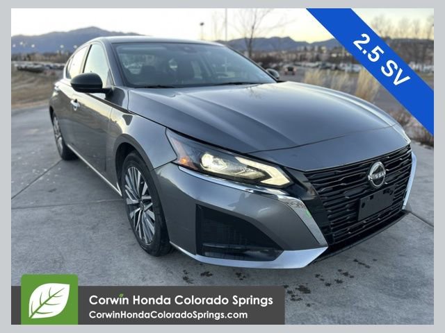 Used 2024 Nissan Altima 2.5 SV image 1