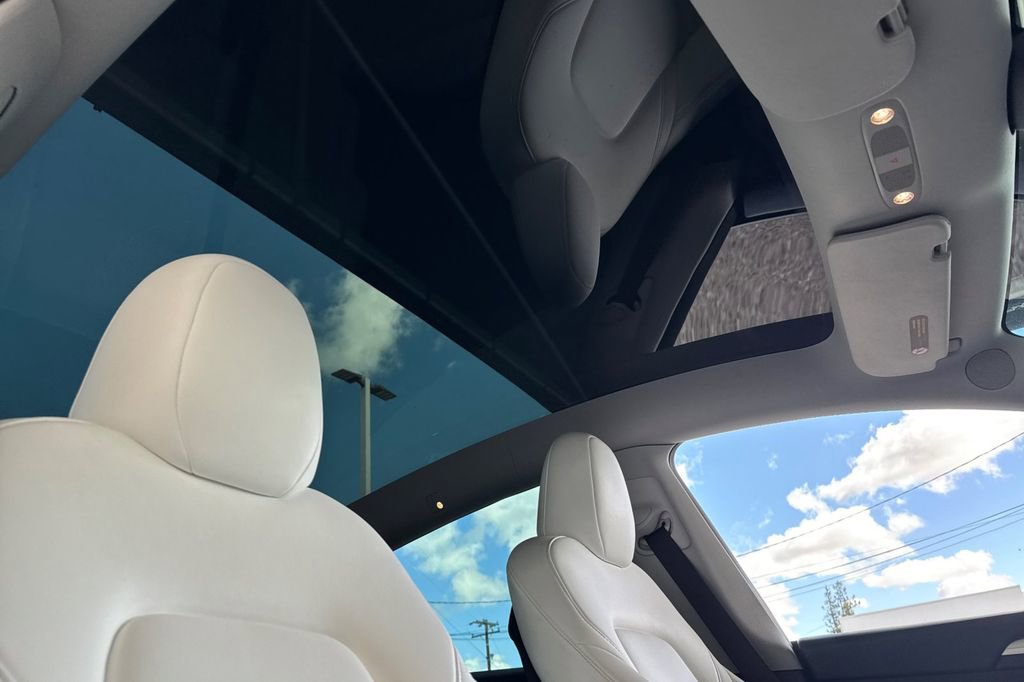 Used 2024 Tesla Model Y Performance image 15