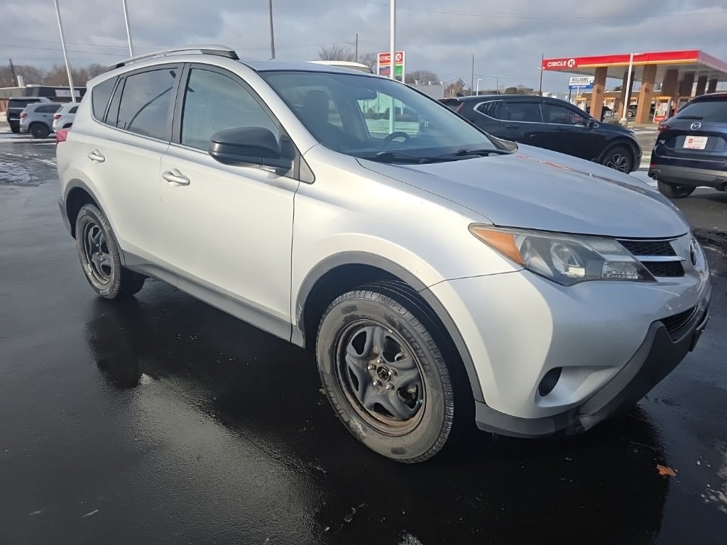Used 2013 Toyota RAV4 LE image 3