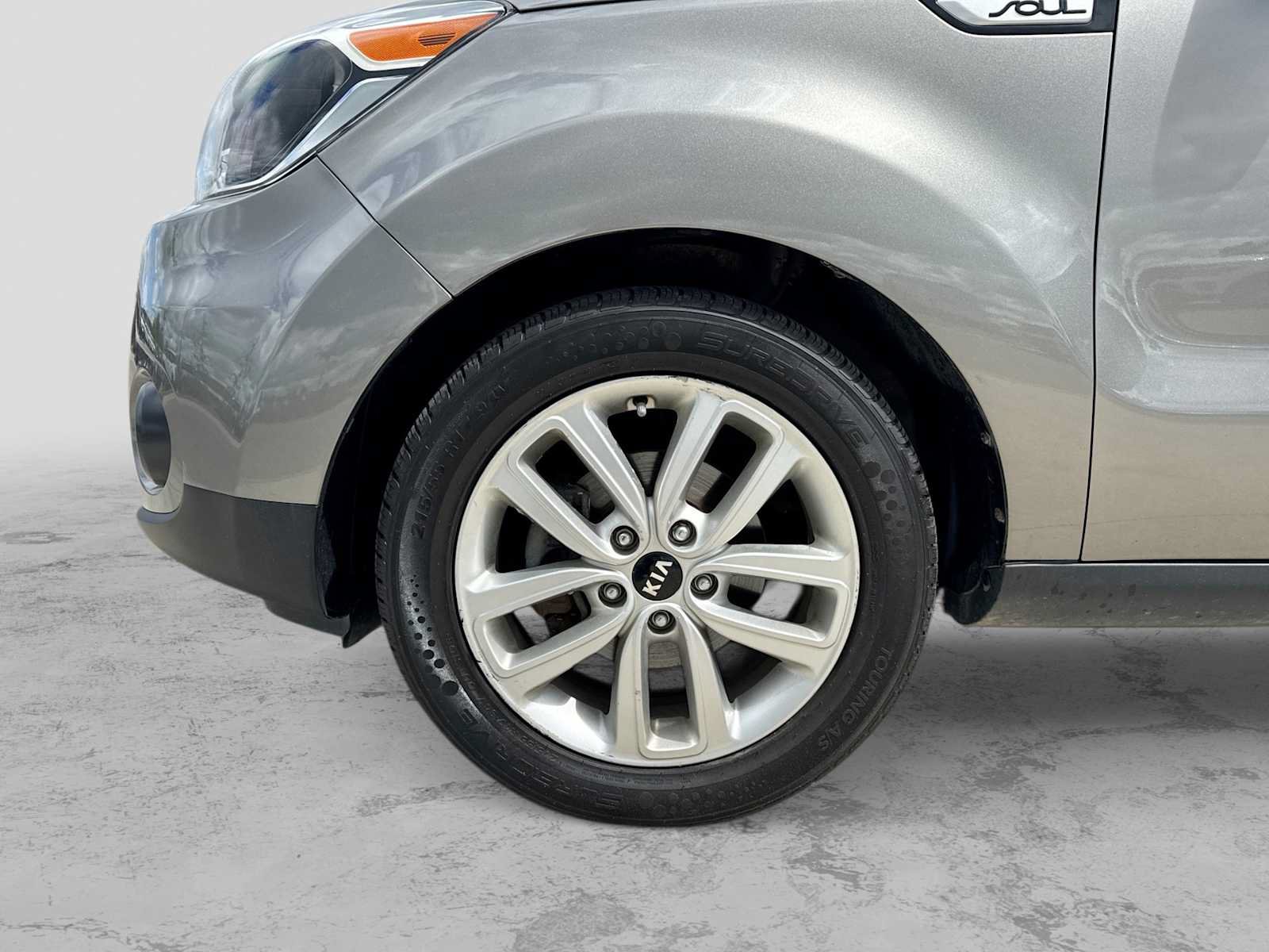 Used 2018 Kia Soul + FWD image 13