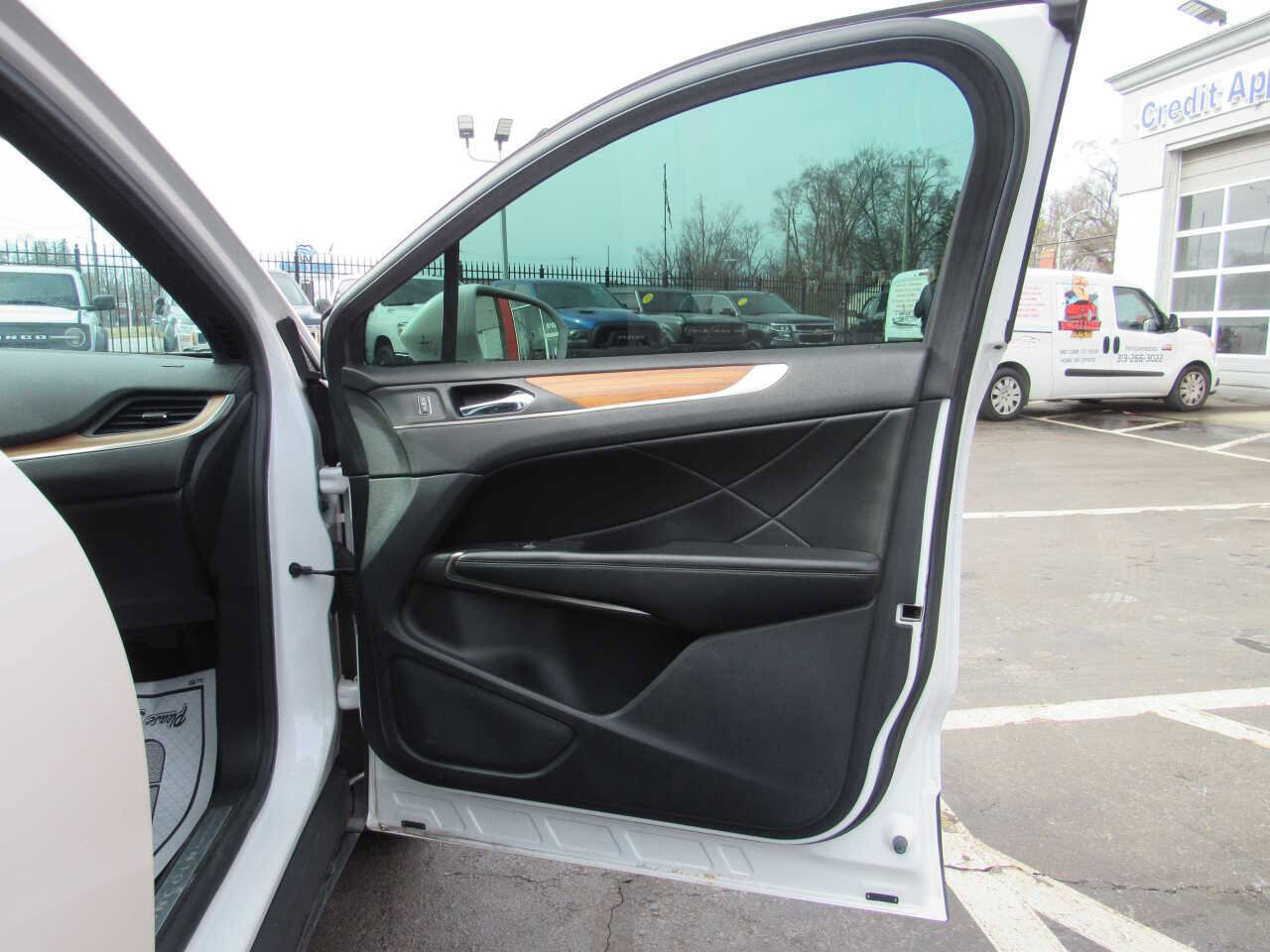 Used 2015 Lincoln MKC AWD w/ Equipment Group 102A Reserve image 15