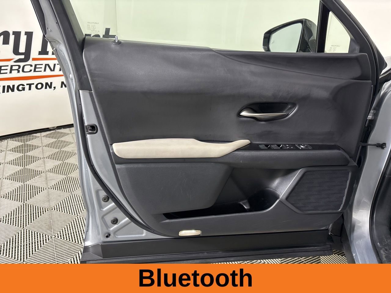 Used 2023 Lexus UX 250h FWD w/ Premium Package image 8