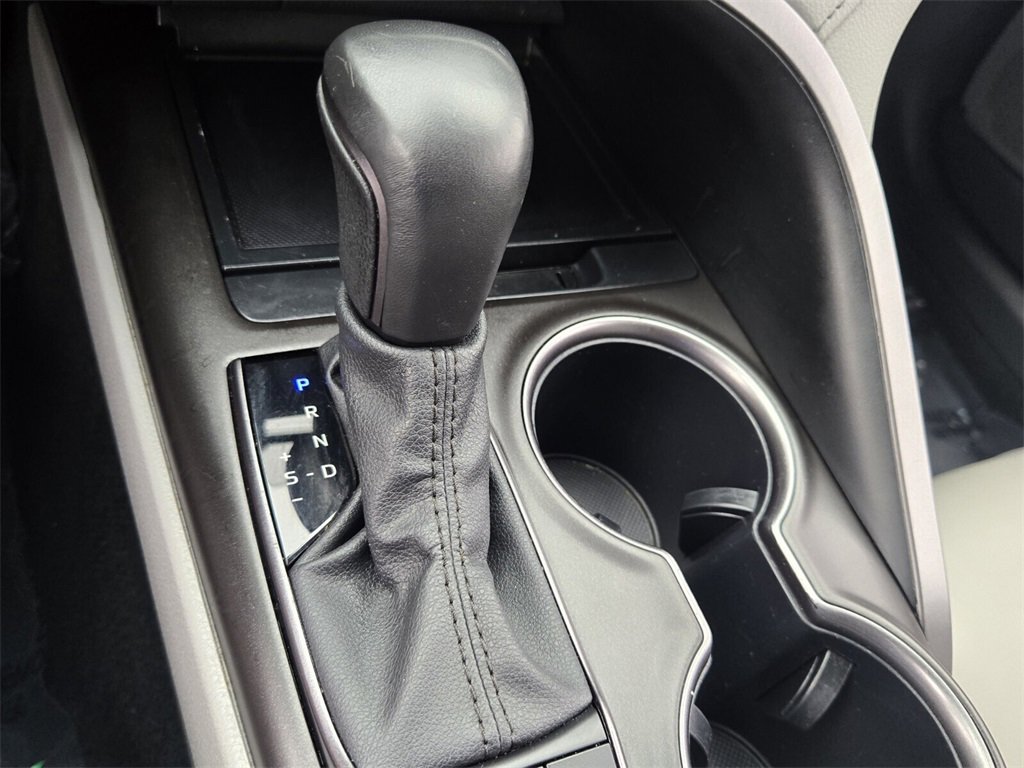 Used 2024 Toyota Camry SE image 18