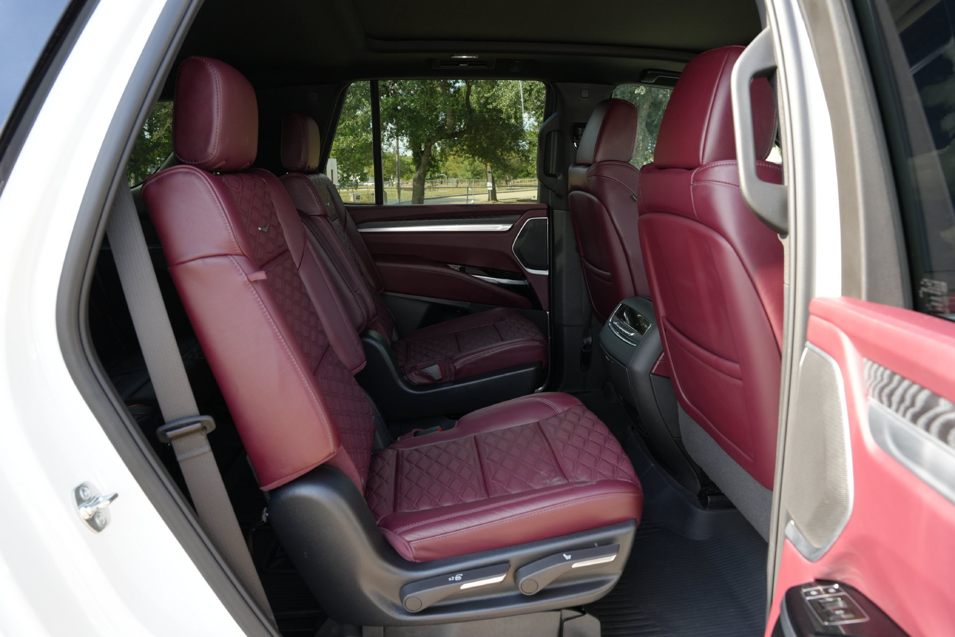 Used 2025 Cadillac Escalade Sport w/ Touring Package AWD/4WD image 24