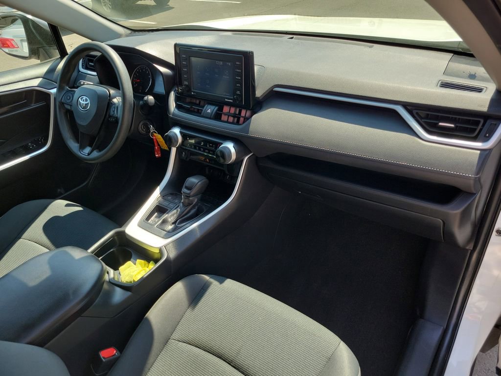 Used 2021 Toyota RAV4 LE image 40