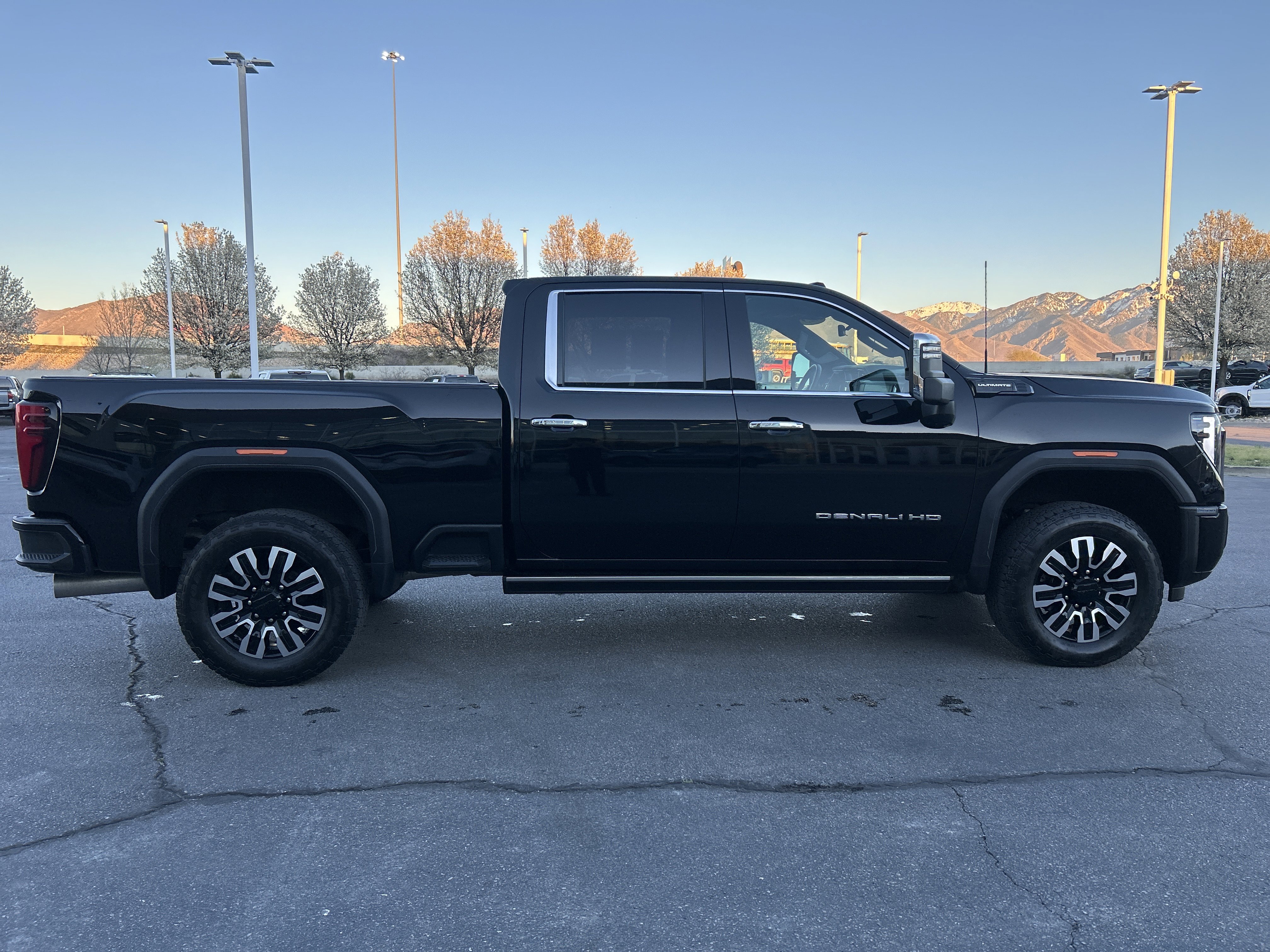 Used 2025 GMC Sierra 2500 Denali Ultimate w/ Max Trailering Package image 6