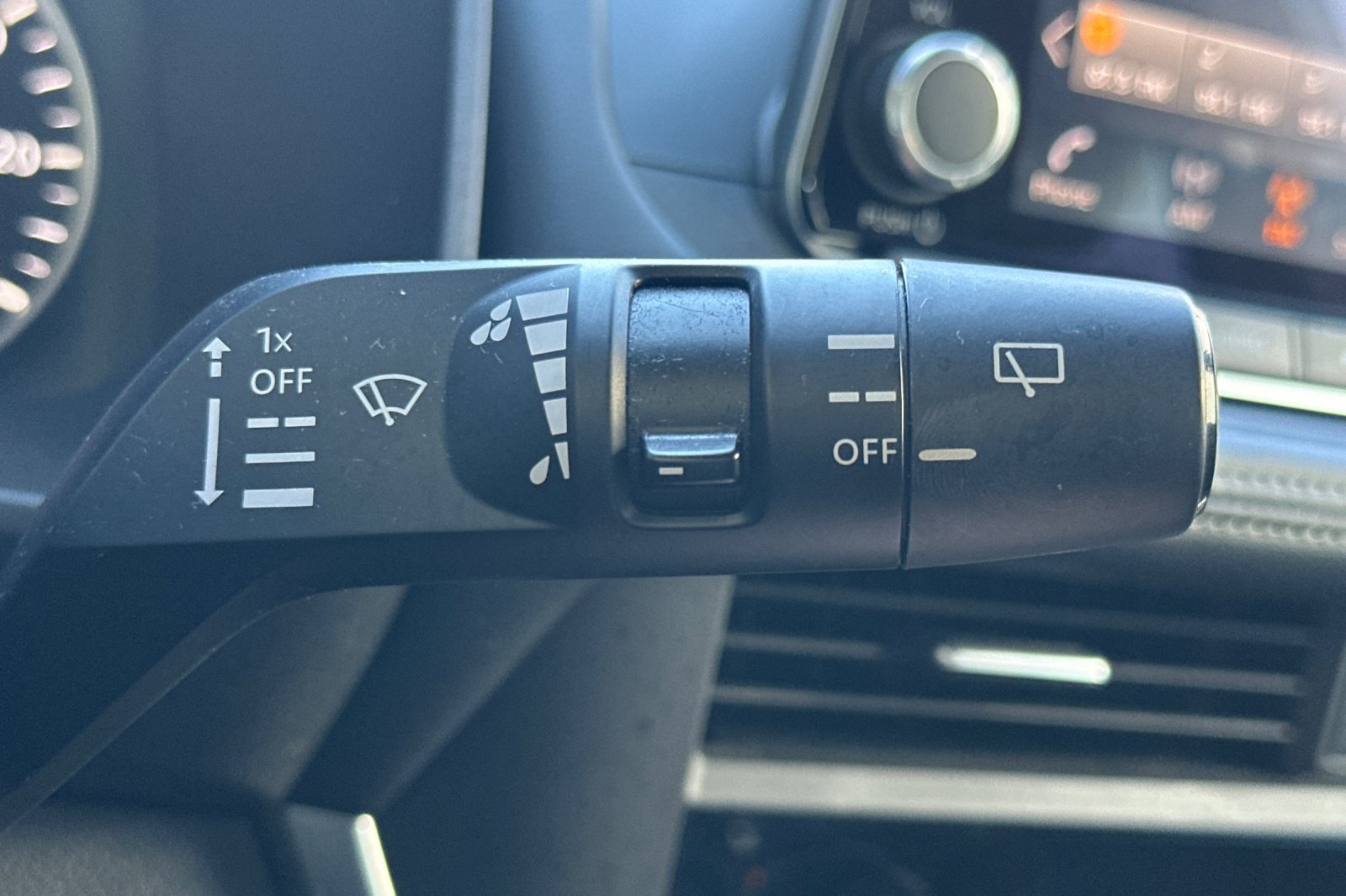 Certified 2024 Nissan Rogue SV AWD/4WD image 39