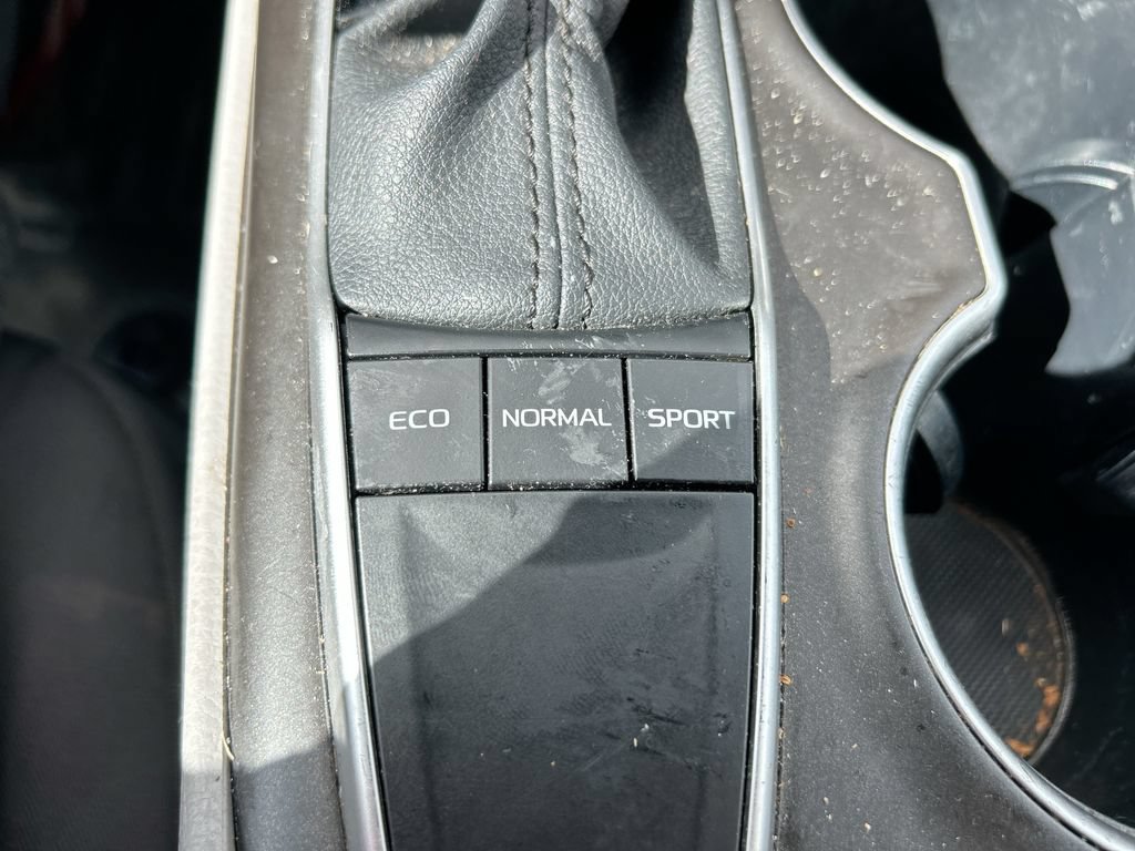 Used 2024 Toyota Camry LE FWD image 32