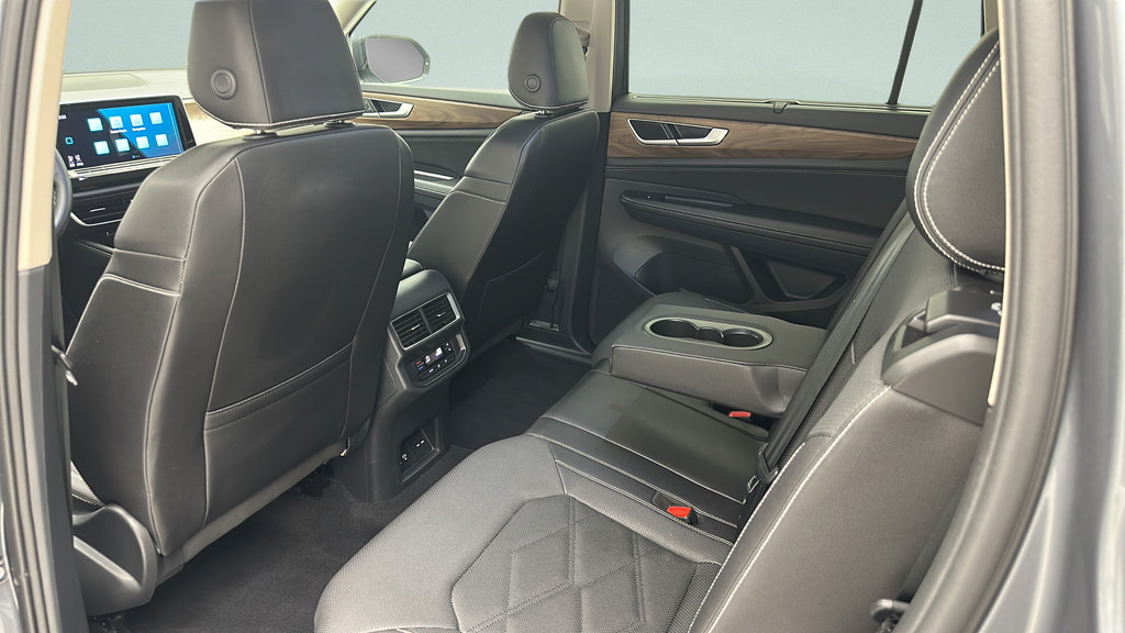 Used 2025 Volkswagen Atlas SE AWD/4WD image 9