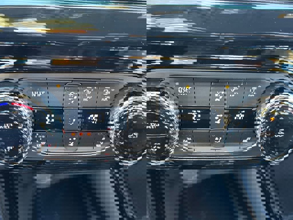 New 2026 Chevrolet Trax RS w/ Sunroof Package image 22