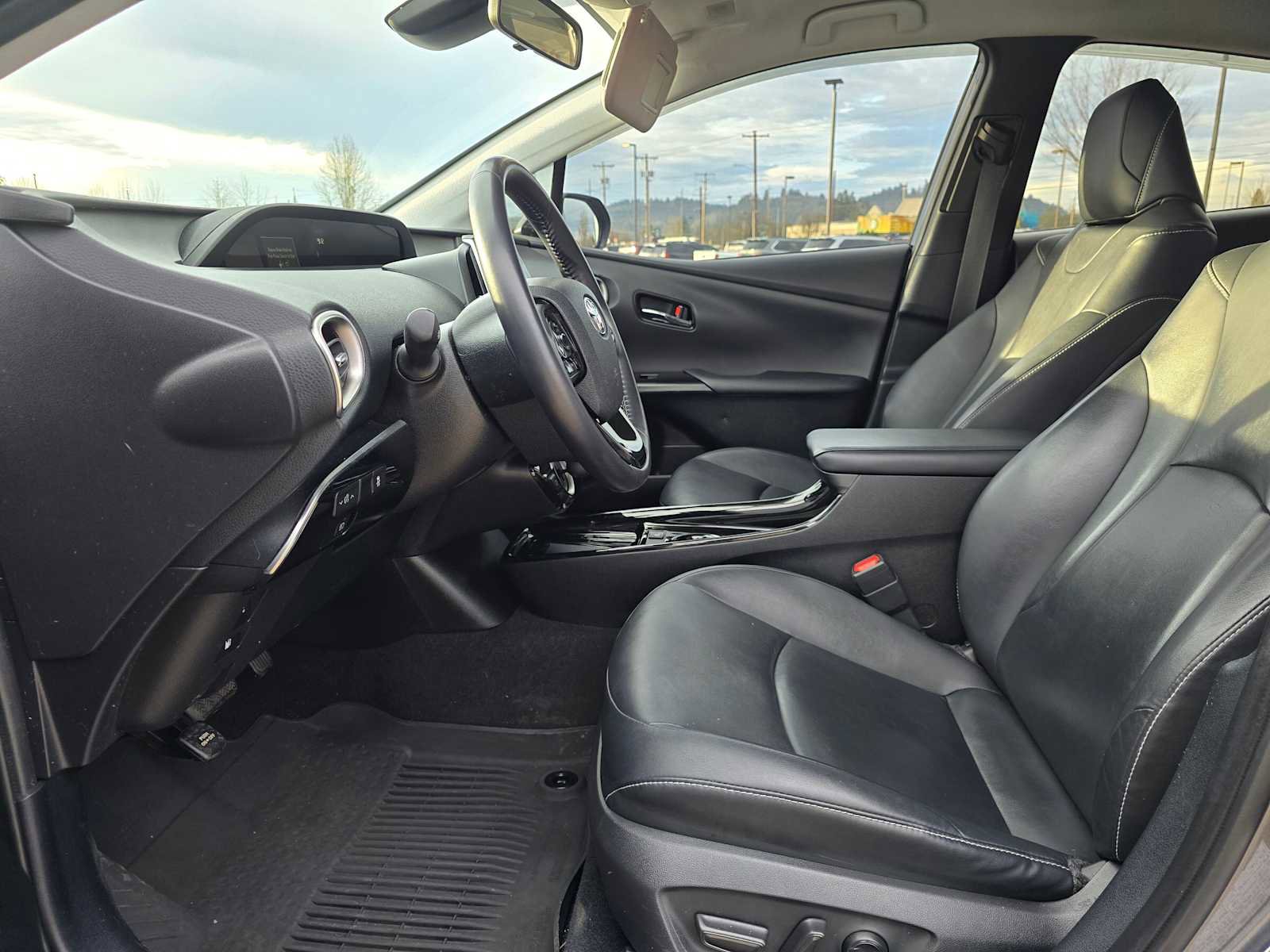 Used 2021 Toyota Prius Prime XLE image 24