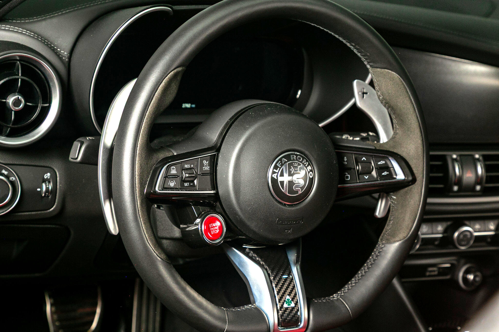 Used 2024 Alfa Romeo Giulia Quadrifoglio image 40