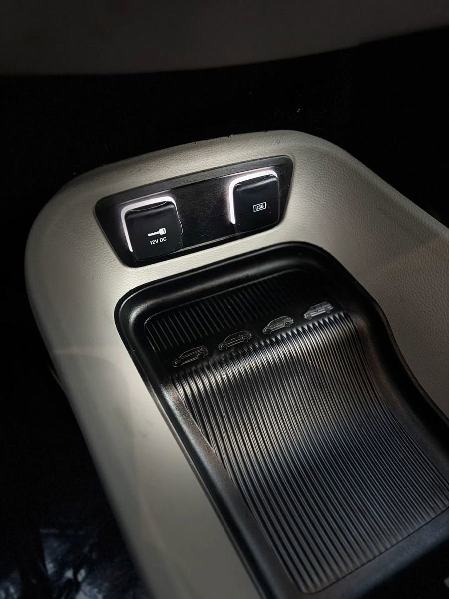 Used 2017 Chrysler Pacifica Touring-L Plus FWD image 53
