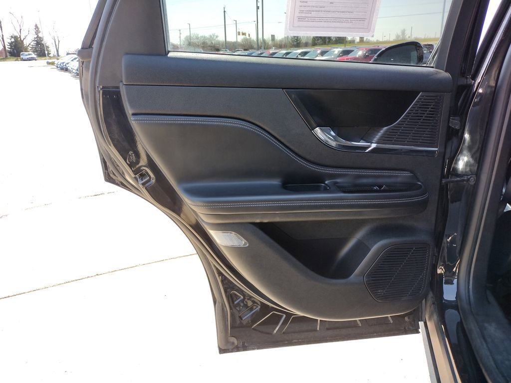 Used 2022 Lincoln Corsair Reserve image 30