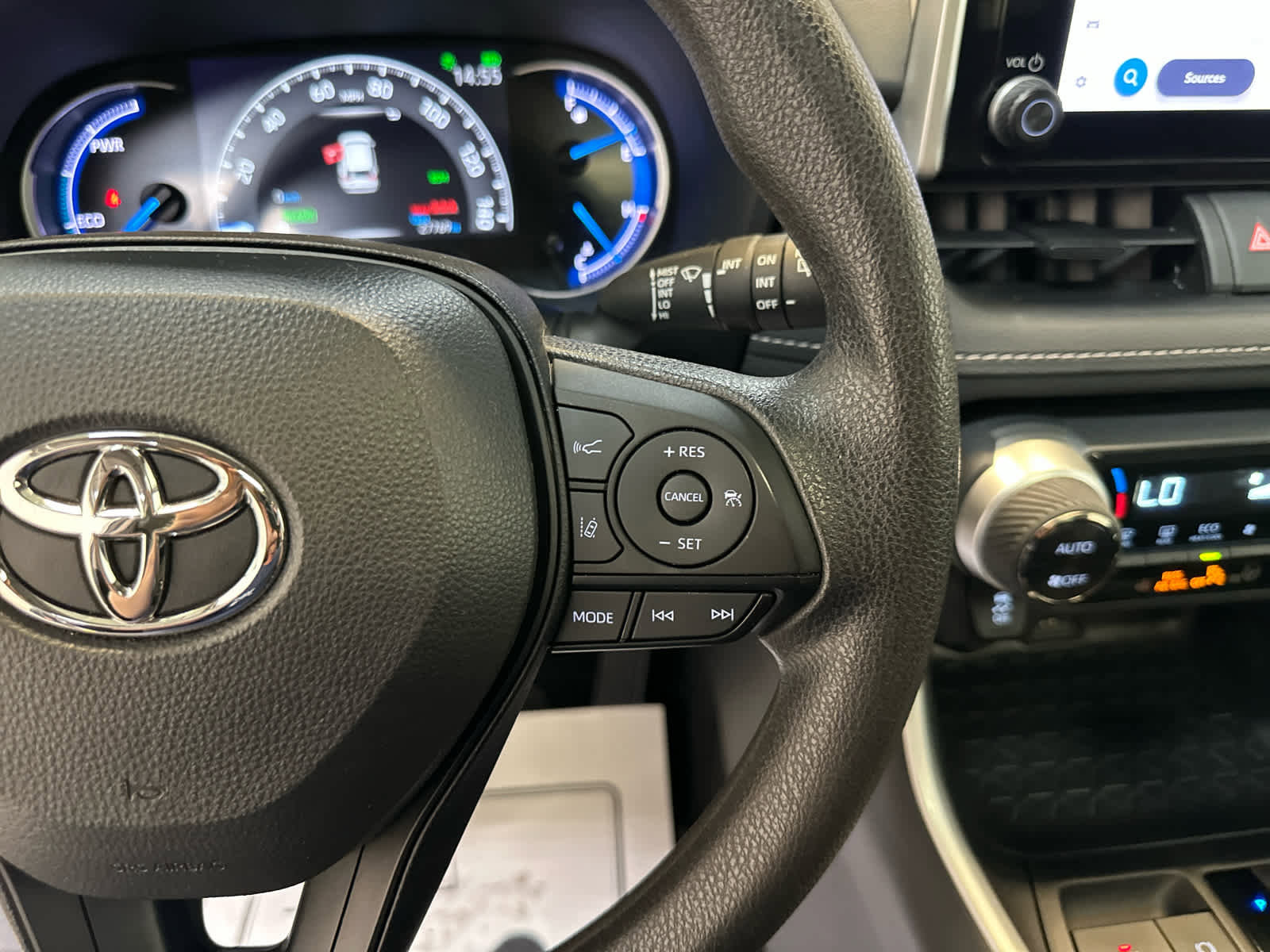 Used 2024 Toyota RAV4 XLE image 21