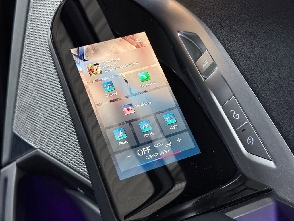 Used 2023 BMW 760i xDrive w/ Executive Package image 32