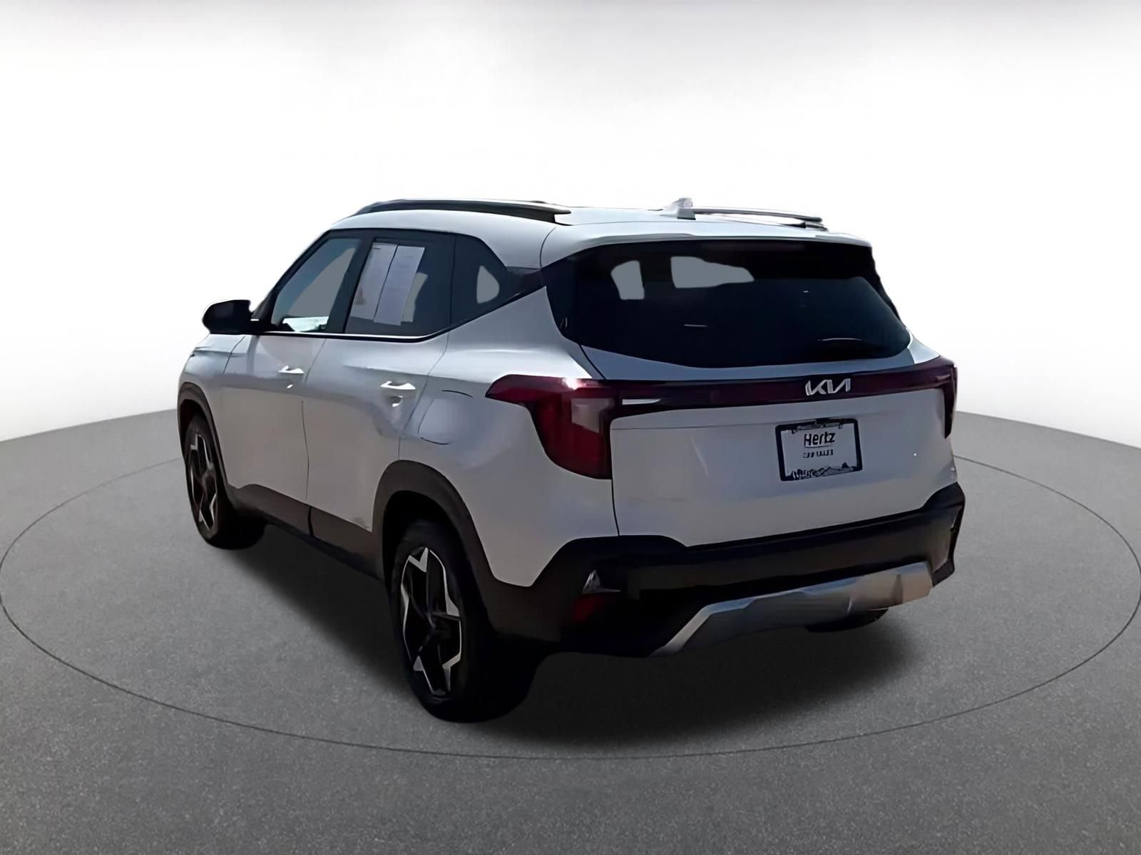 Used 2025 Kia Seltos S image 12