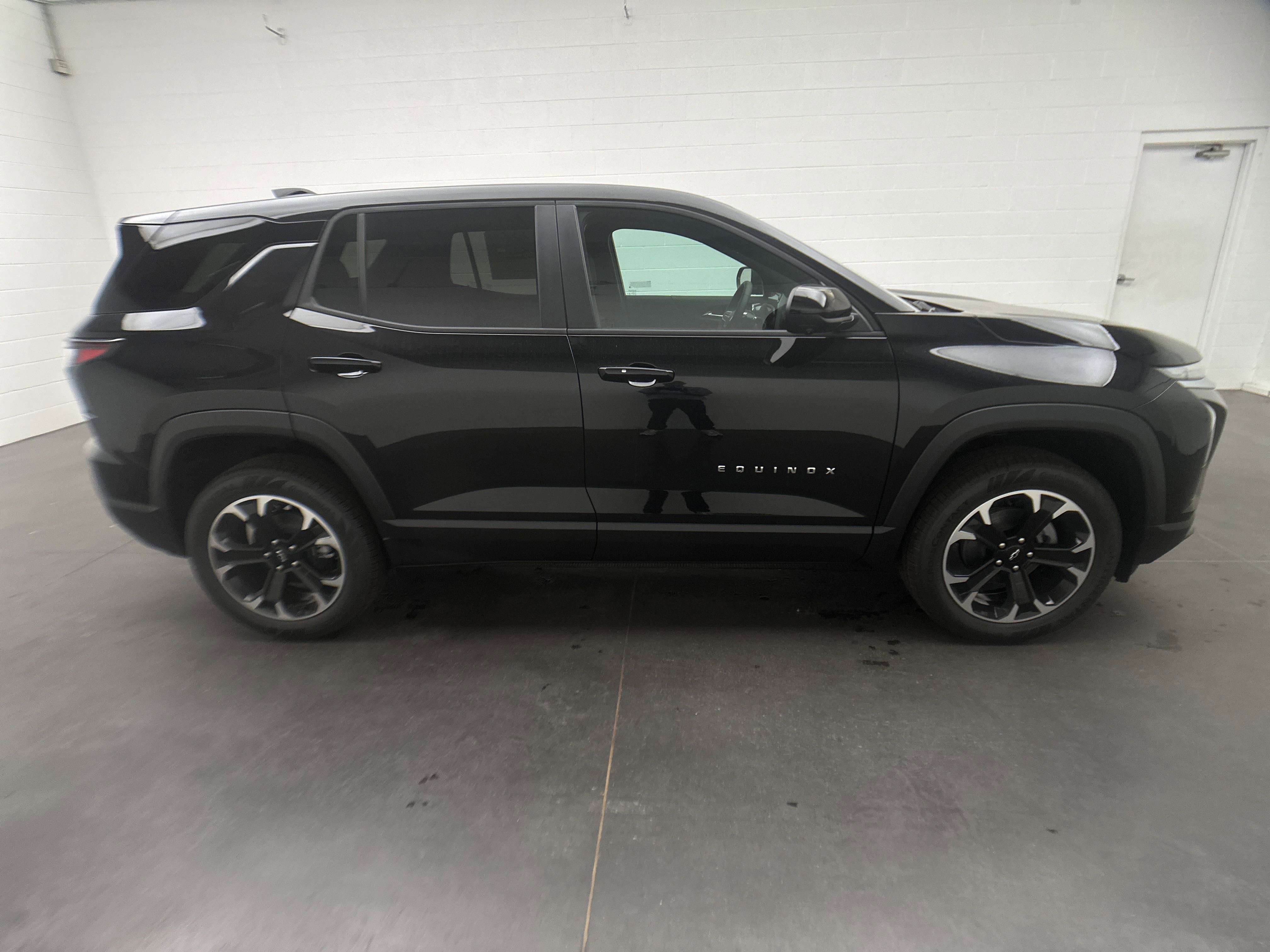 New 2026 Chevrolet Equinox LT w/ Safety and Technology Package image 10