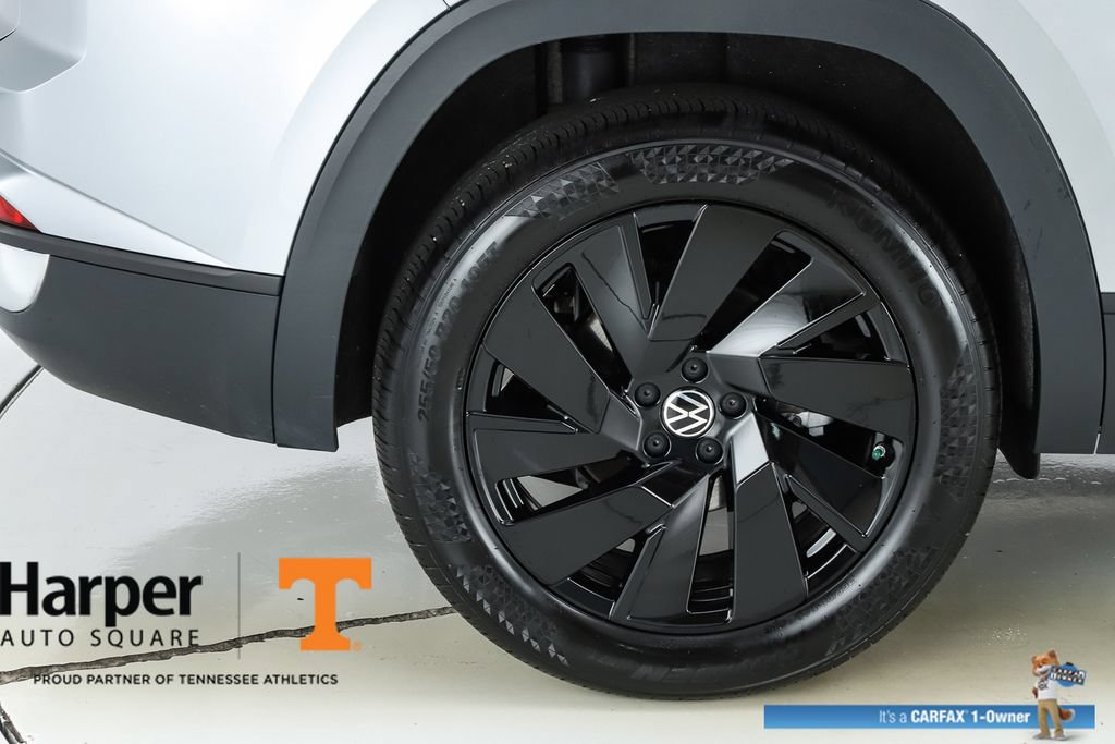 Used 2025 Volkswagen Atlas Cross Sport SE w/ Panoramic Sunroof Package AWD/4WD image 52