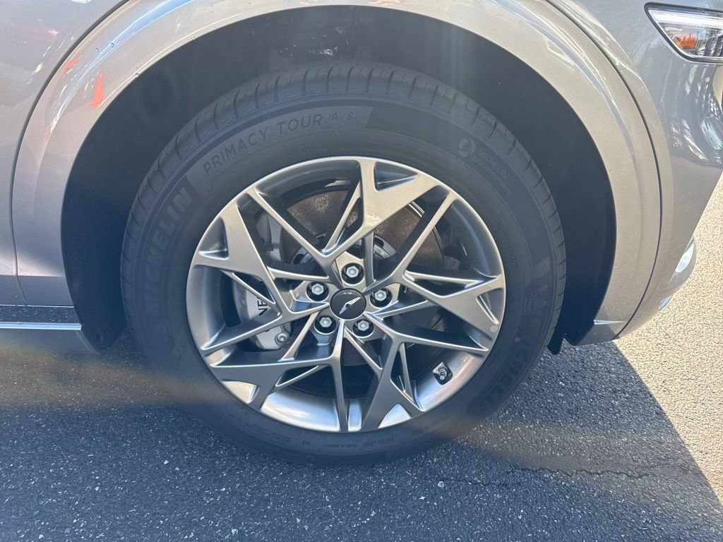 Used 2025 Genesis GV70 2.5T w/ Select Package image 9