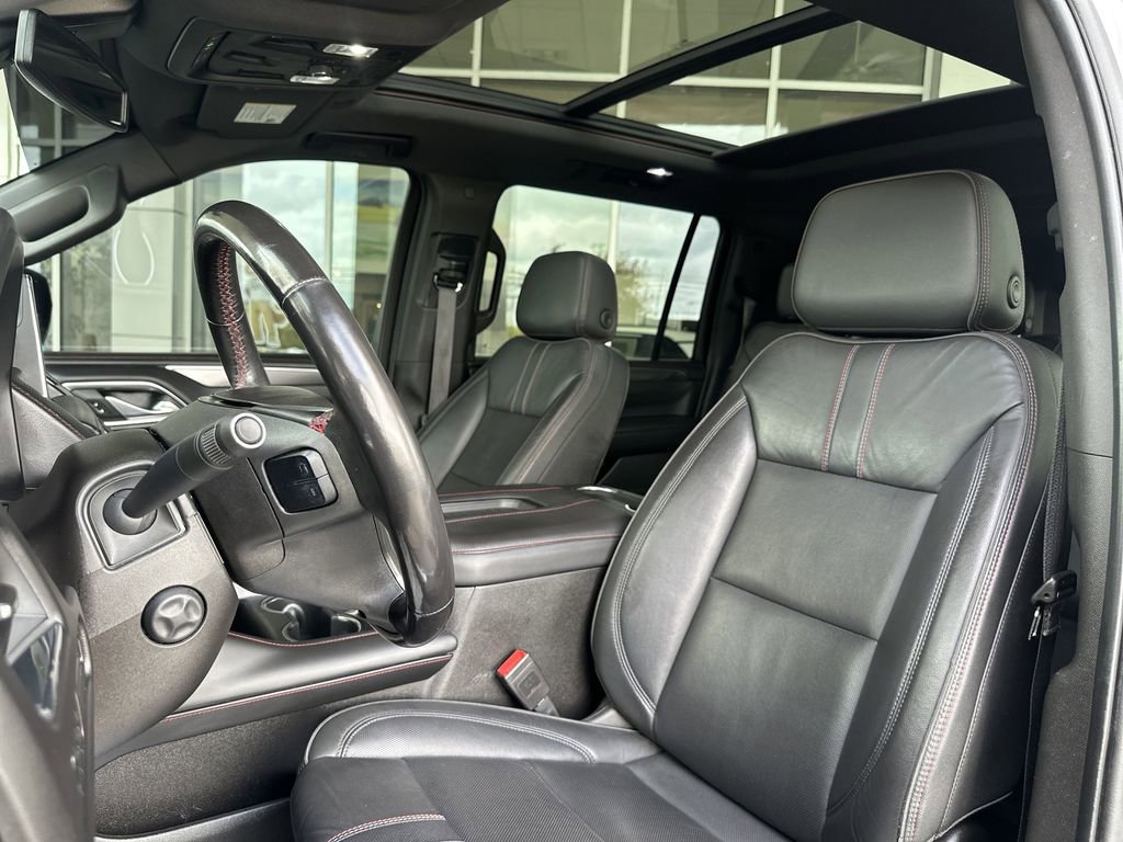 Used 2021 Chevrolet Suburban RST w/ Luxury Package AWD/4WD image 9