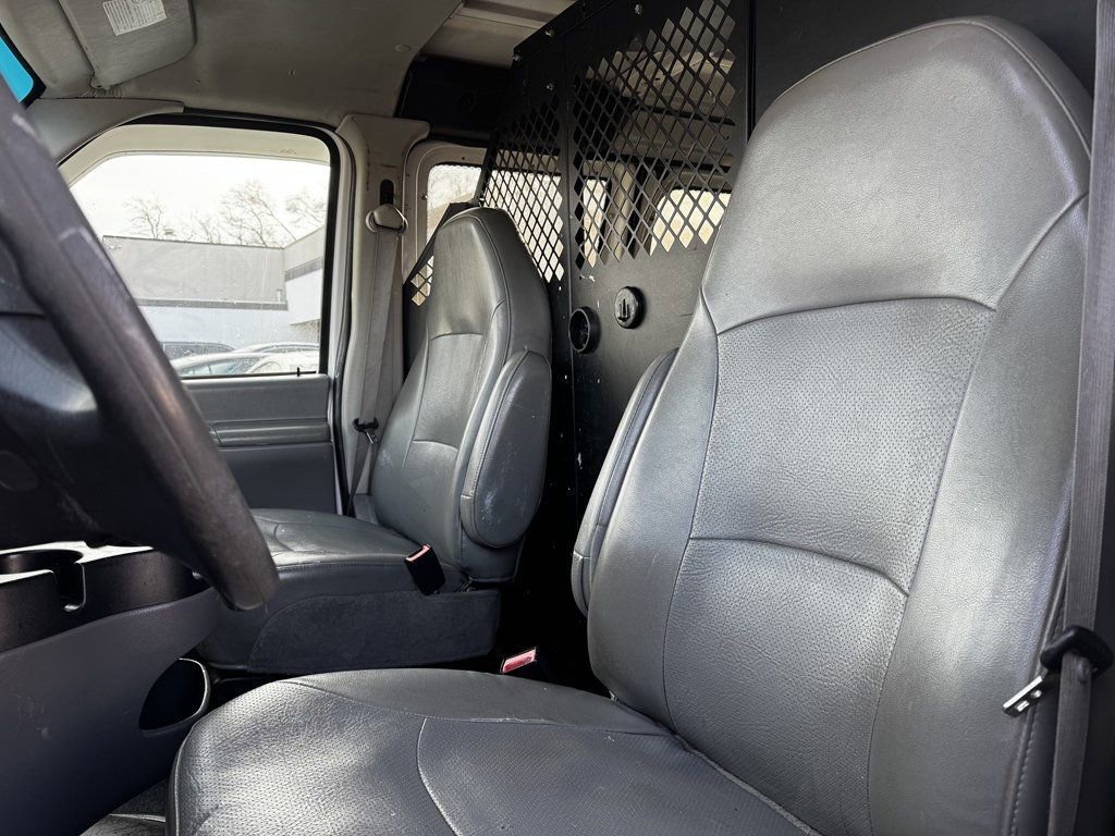 Used 2008 Ford E-250 and Econoline 250 image 13