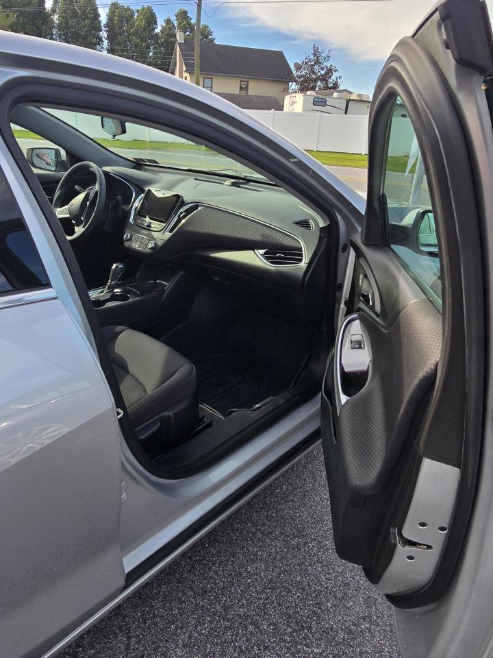 Used 2019 Chevrolet Malibu LT w/ Driver Confidence Package FWD image 9