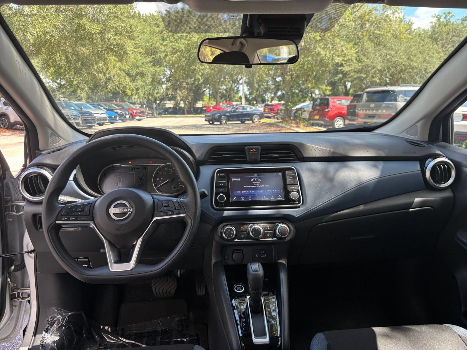 Used 2025 Nissan Versa SV FWD image 30