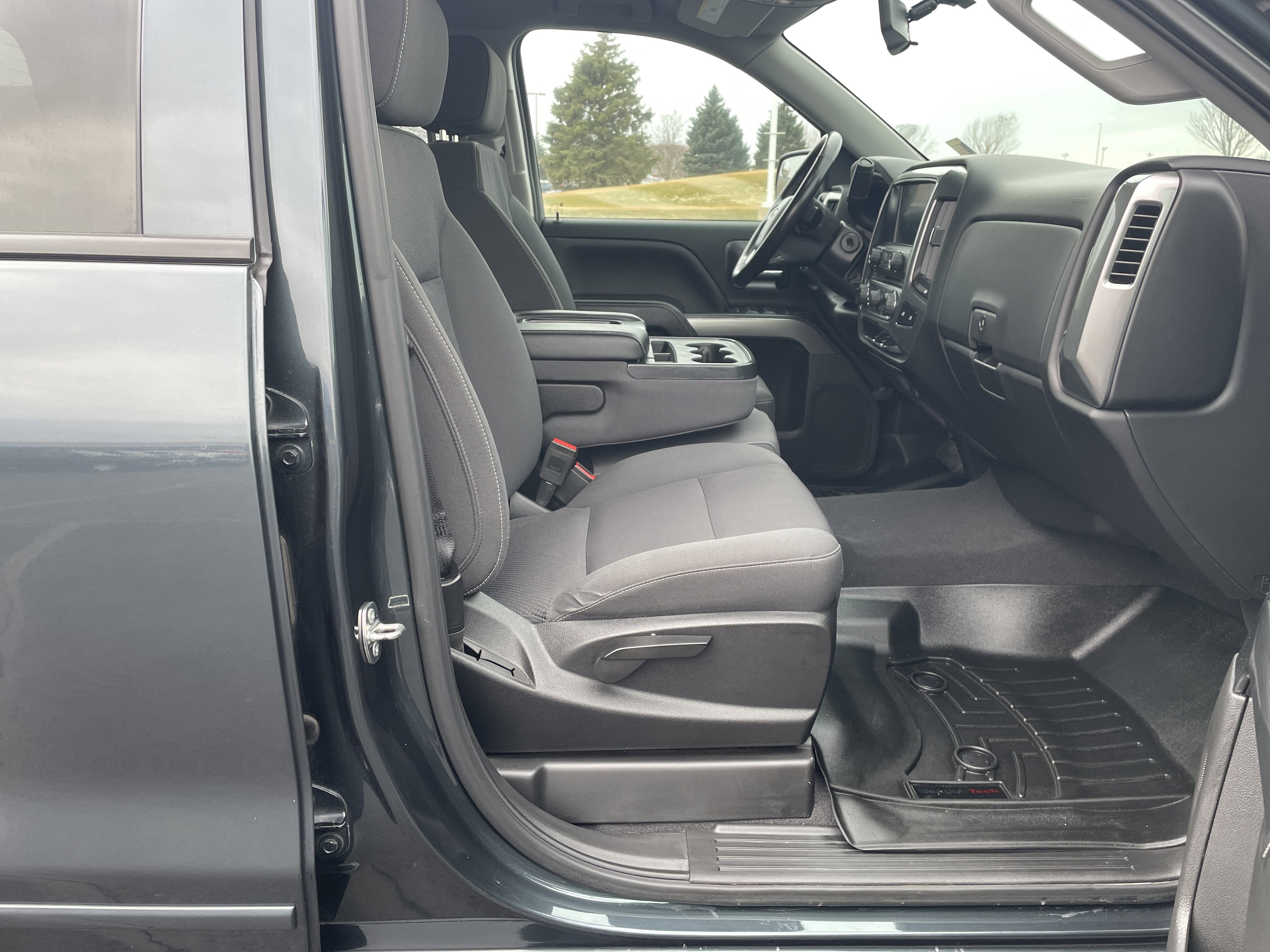 Used 2018 Chevrolet Silverado 1500 LT w/ All Star Edition image 23