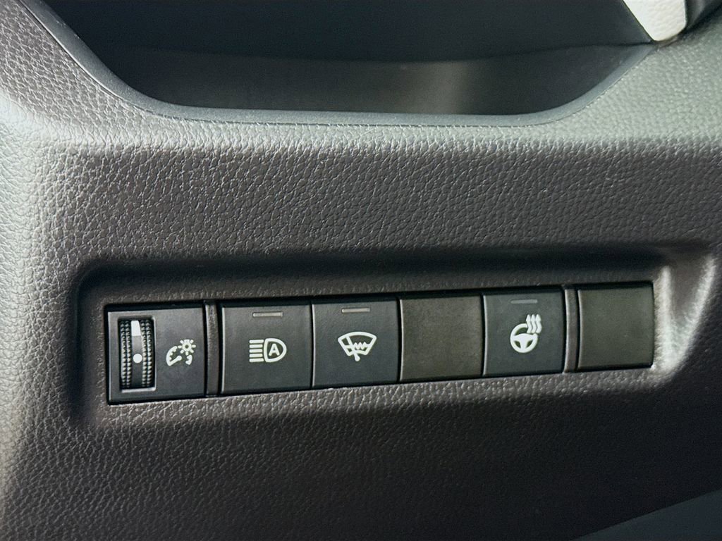 Used 2022 Toyota RAV4 XLE w/ XLE Grade Weather Package AWD/4WD image 11
