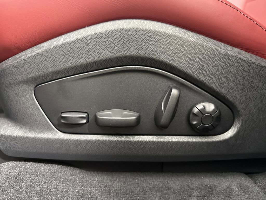 New 2026 Porsche Macan 4 Electric AWD/4WD image 40