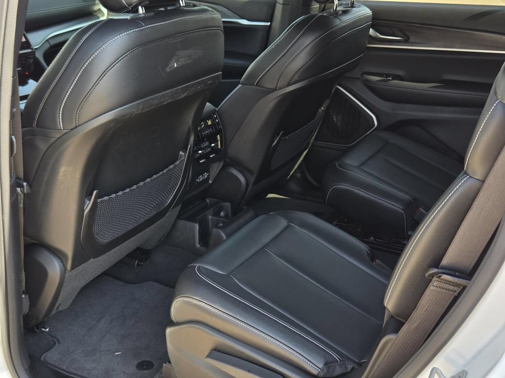 Used 2024 Jeep Grand Cherokee L Limited w/ Black Appearance Package RWD image 35