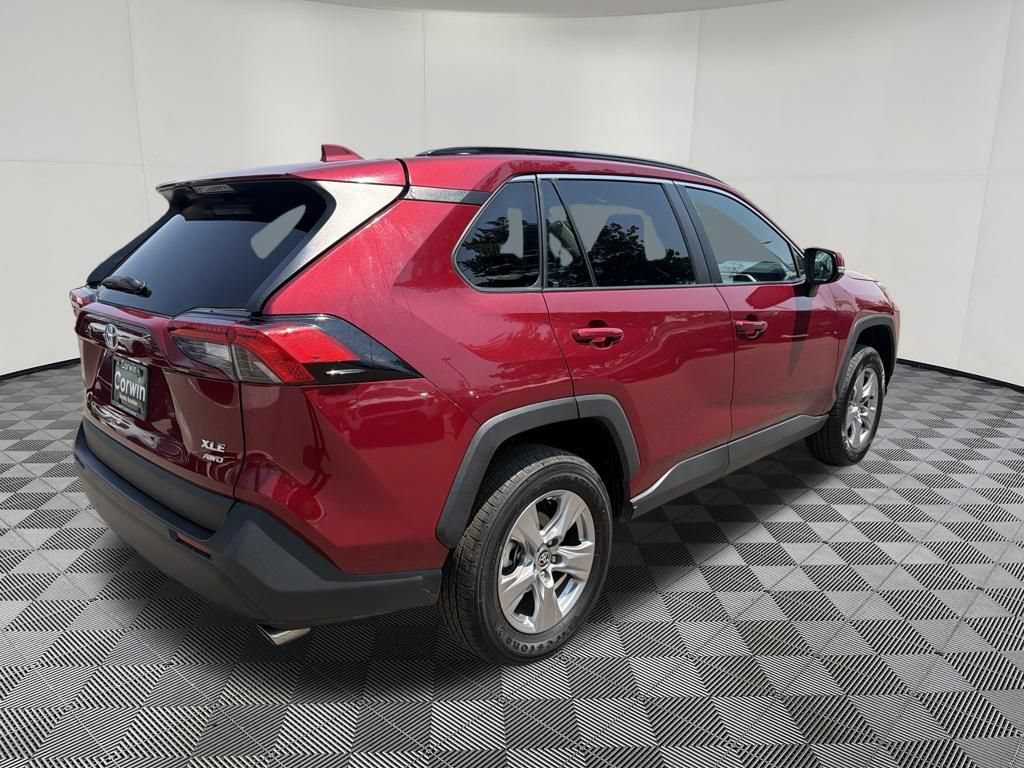 Used 2025 Toyota RAV4 XLE AWD/4WD image 7