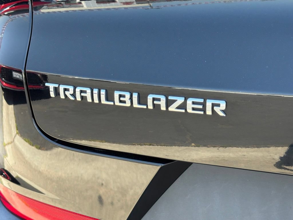 Used 2023 Chevrolet TrailBlazer LS FWD image 14