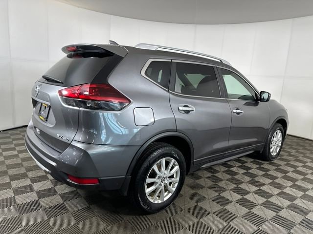 Used 2018 Nissan Rogue SV image 3