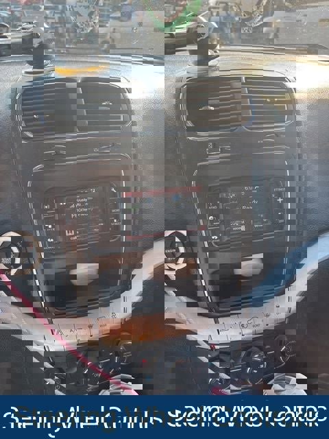 Used 2019 Dodge Journey SE w/ Connectivity Group image 13