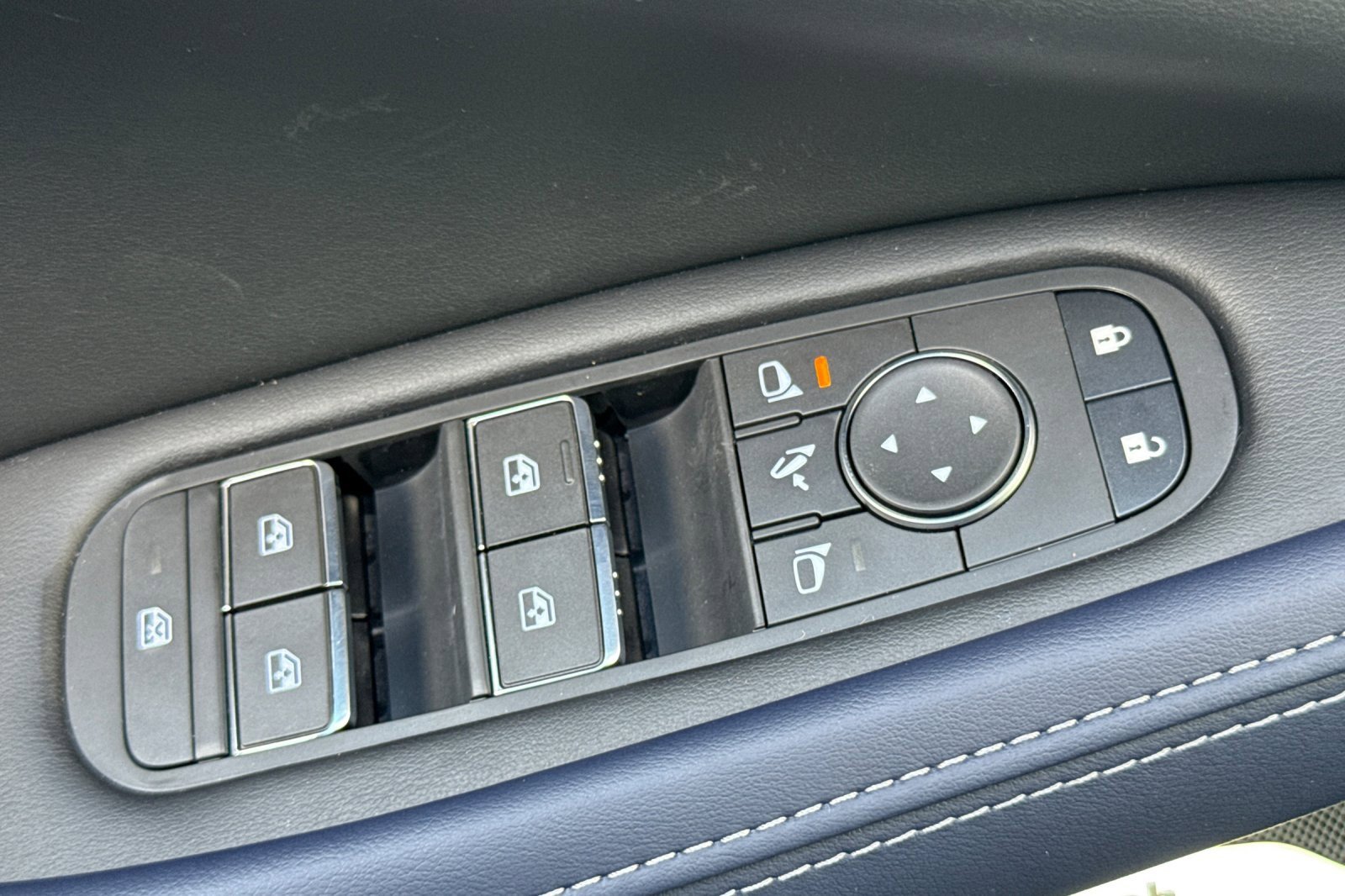 New 2026 INFINITI QX60 Sport w/ Dark Cargo Package image 11