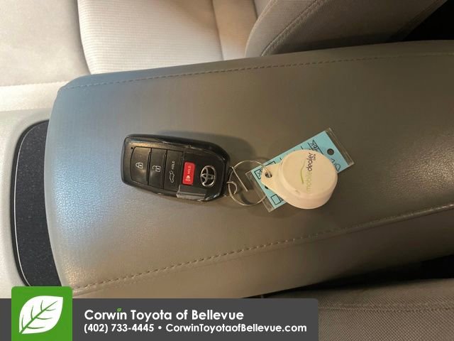 Certified 2023 Toyota Venza LE image 28