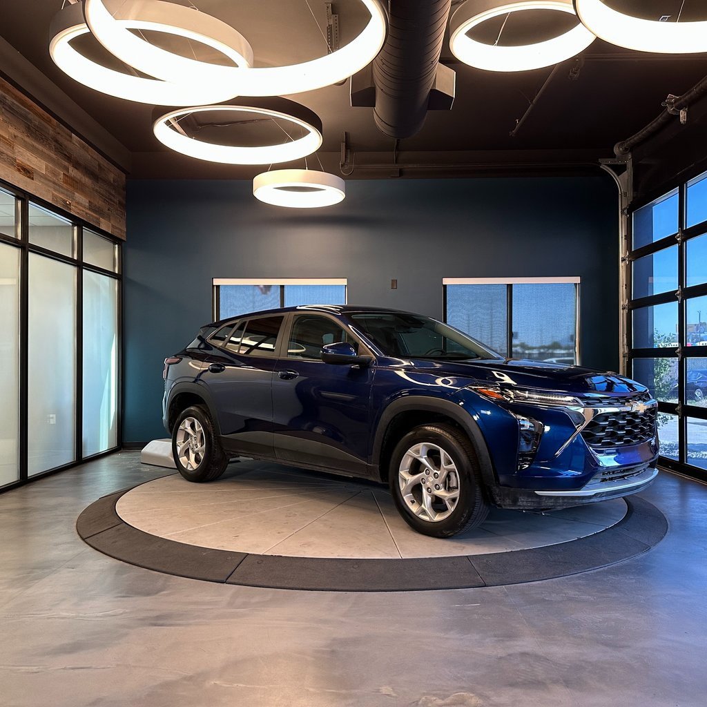 Used 2024 Chevrolet Trax LS w/ LS Convenience Package