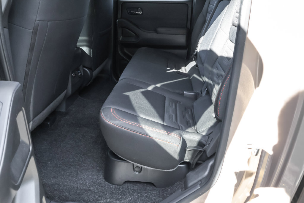 Used 2023 Nissan Frontier PRO-4X w/ Pro Convenience Package AWD/4WD image 31