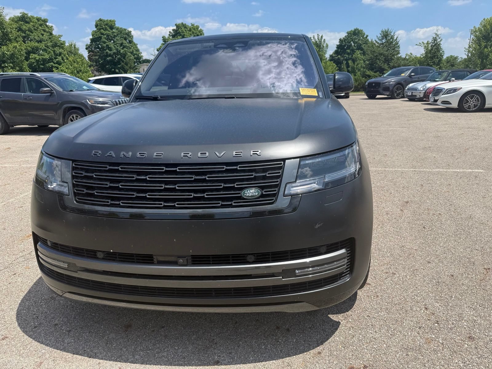 Used 2023 Land Rover Range Rover SE AWD/4WD image 2
