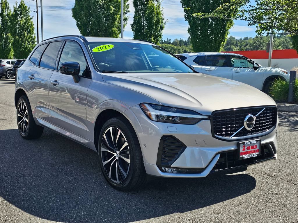Used 2023 Volvo XC60 B5 Plus w/ Climate Package AWD/4WD image 3