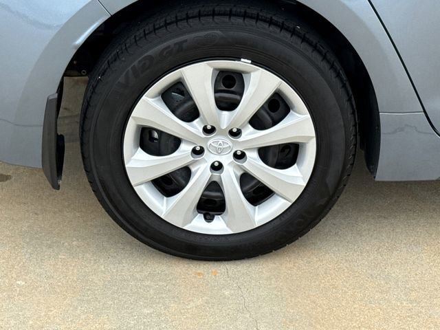 Used 2026 Toyota Corolla LE FWD image 9