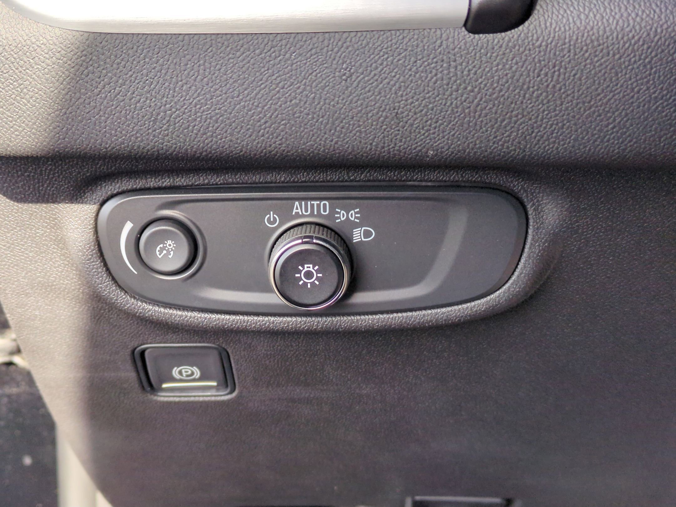 Certified 2023 GMC Terrain SLE image 18