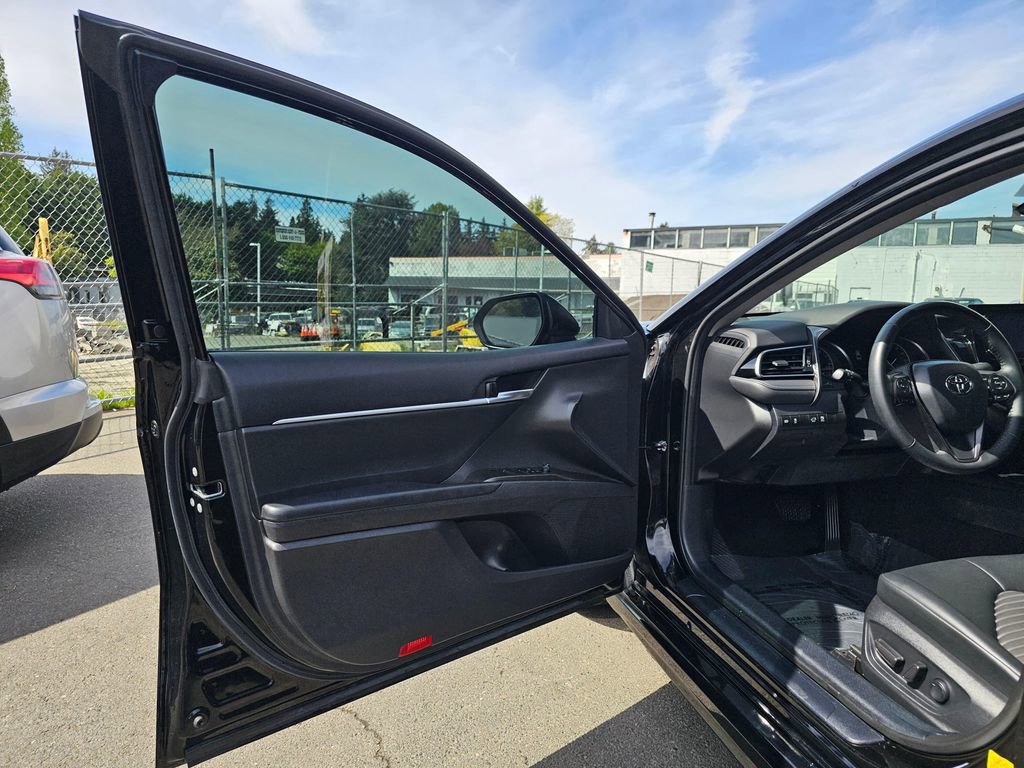 Certified 2023 Toyota Camry SE AWD/4WD image 18