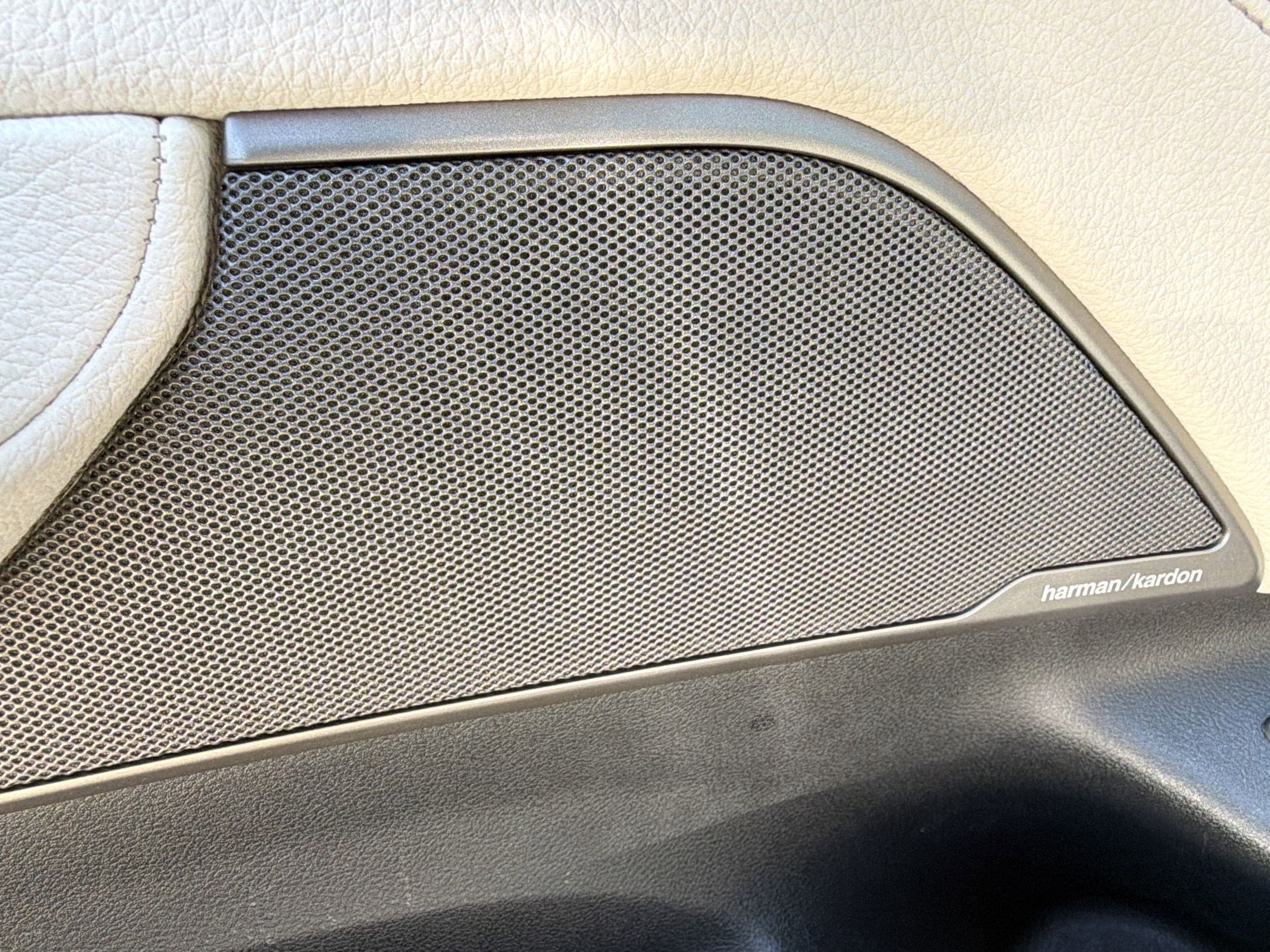 Certified 2023 BMW M550i xDrive w/ Executive Package image 21