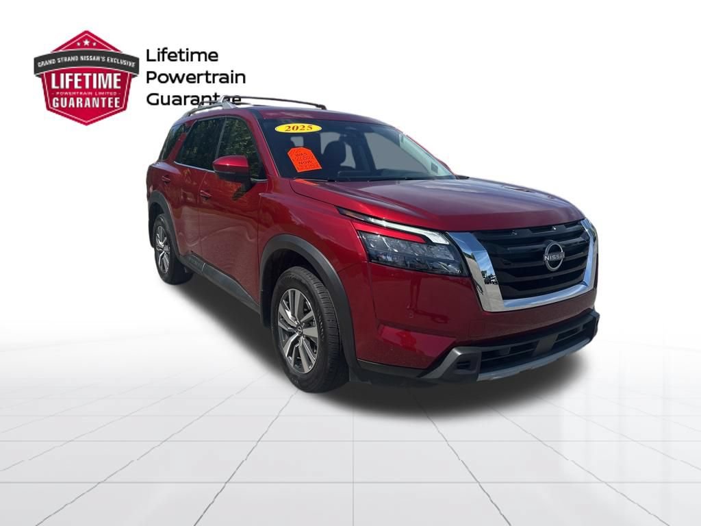 Used 2025 Nissan Pathfinder SL AWD/4WD image 1