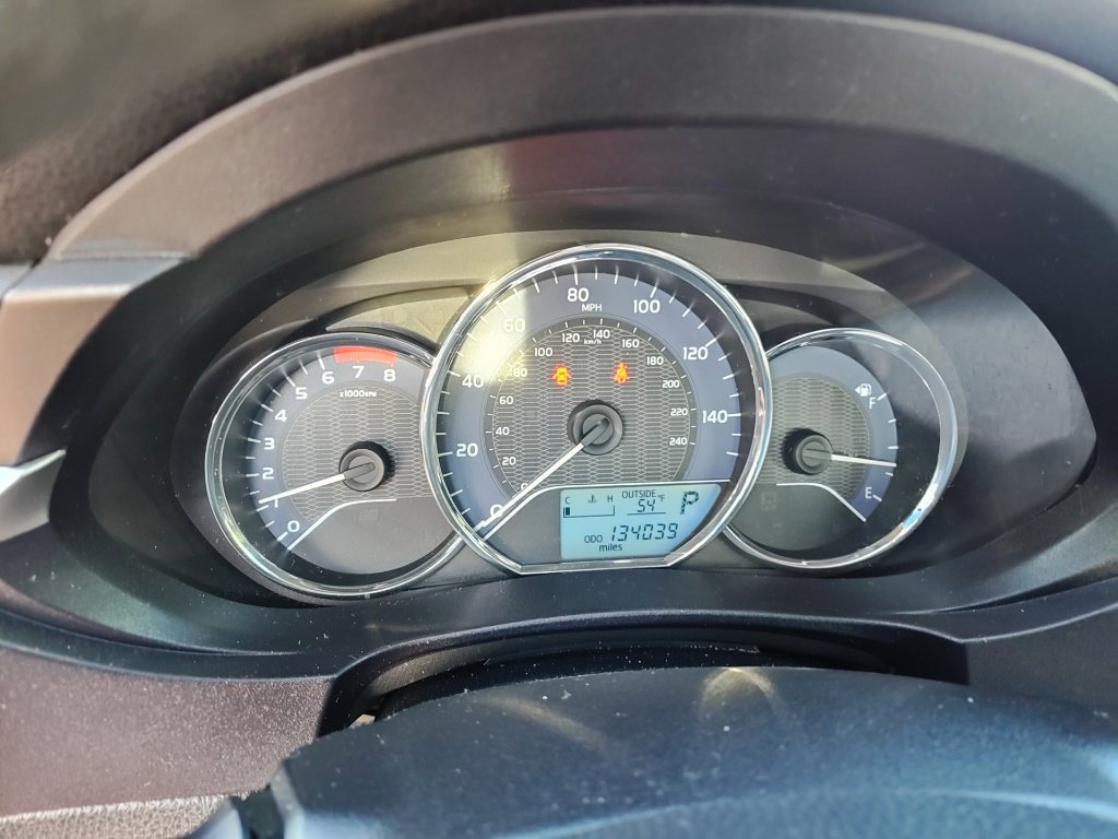 Used 2014 Toyota Corolla LE FWD image 9